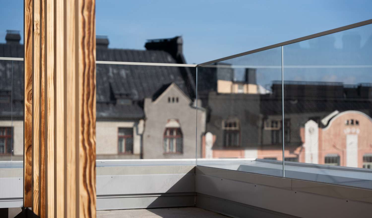 Scanmikael_lasikaiteet_Noli Studios Katajanokka