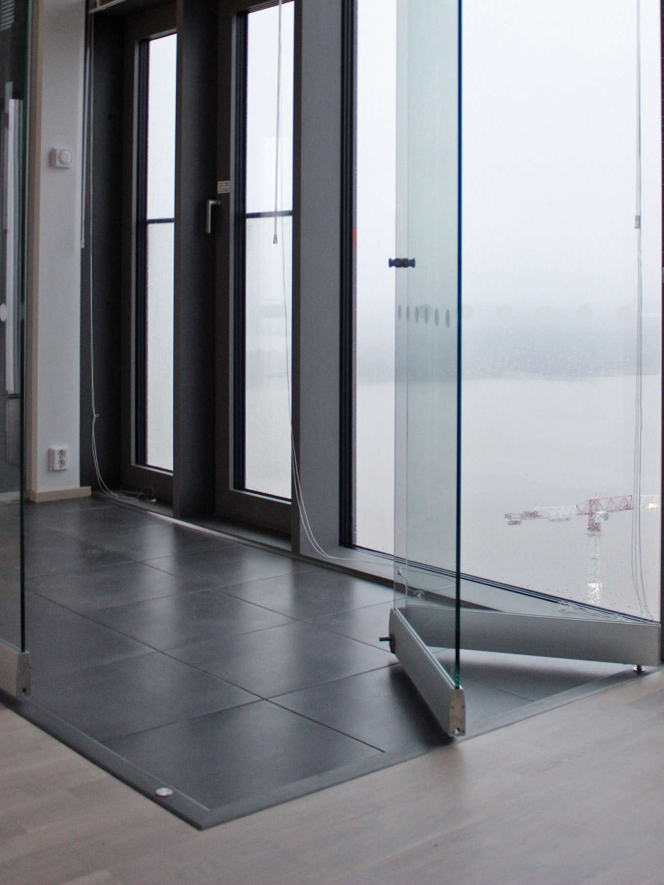 Lasisiirtoseinä, Scanmikael